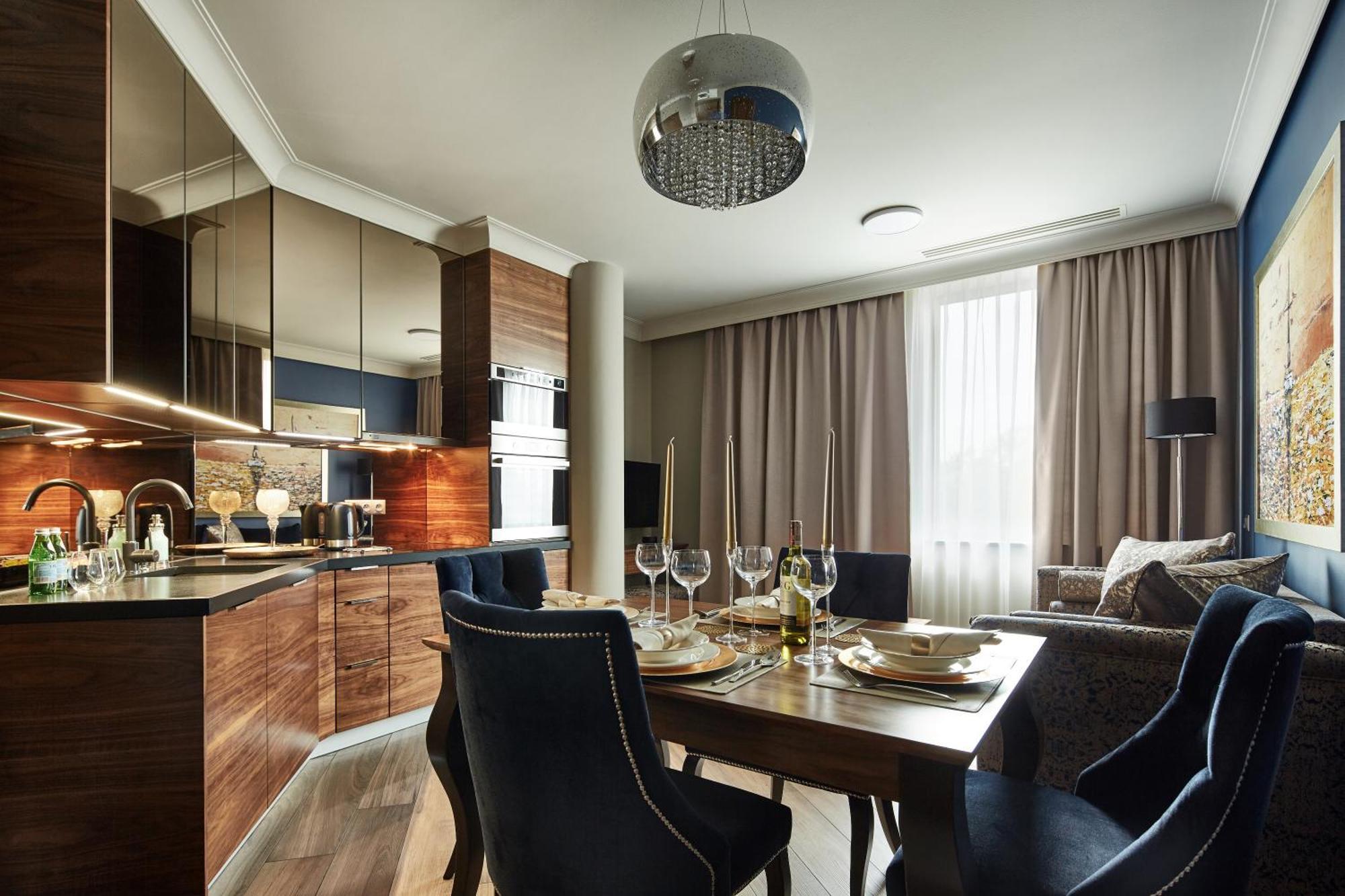 Luxury Deluxe One-Bedroom Apartment,639755889:JPEG